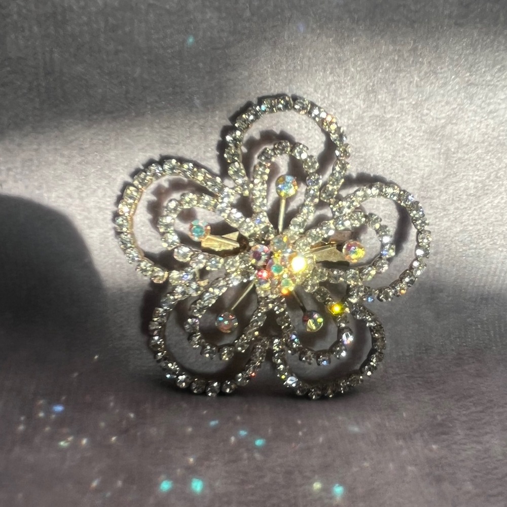 Vtg 60s 70s Aurora Borealis Clear Rhinestone Flower Brooch Pin Silver‎ Jewelry